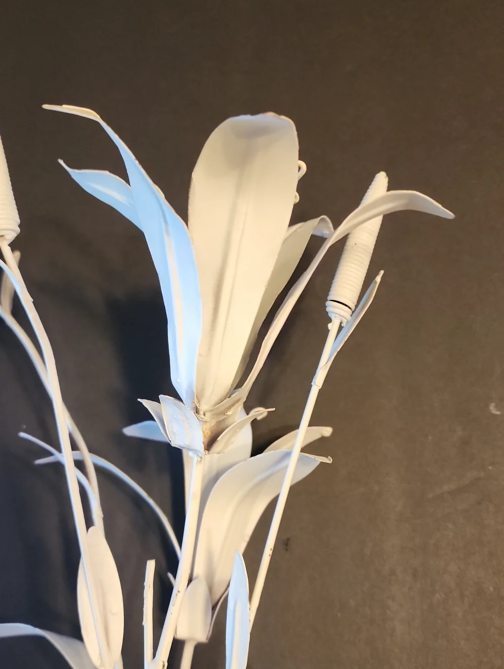 Unique White Metal Floral Bouquet With Leaves For Table /Bookshelf Accent